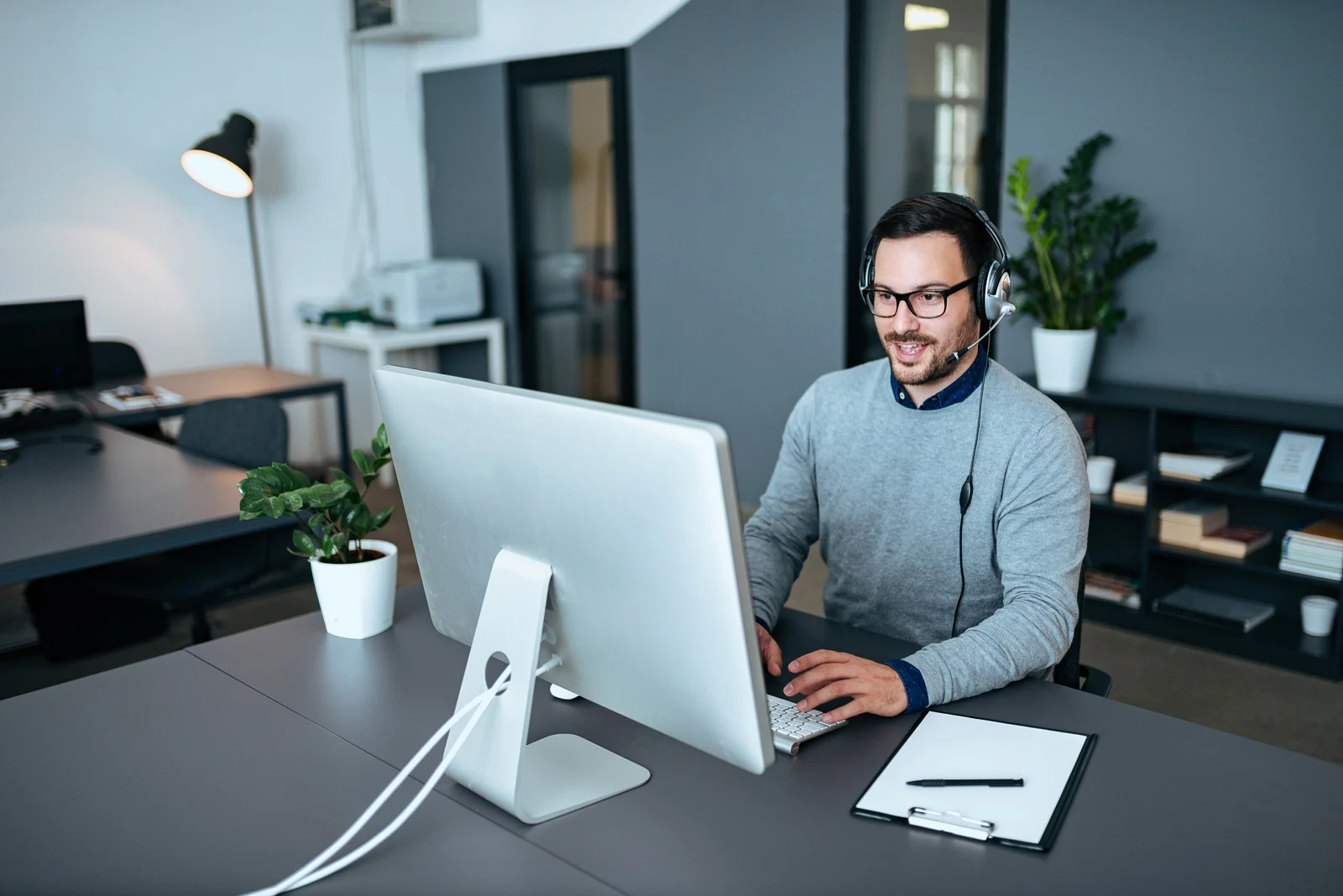 SERVICE SUPPORT, Service Desk